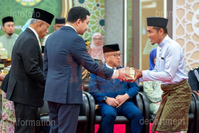 AZMI-110225-00032