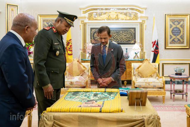 AZMI-130525-00015