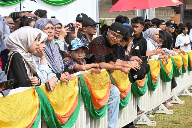 AZMAH10