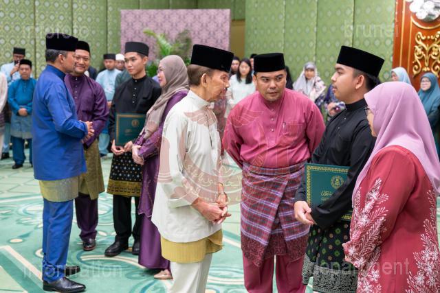AZMI-040925-00034