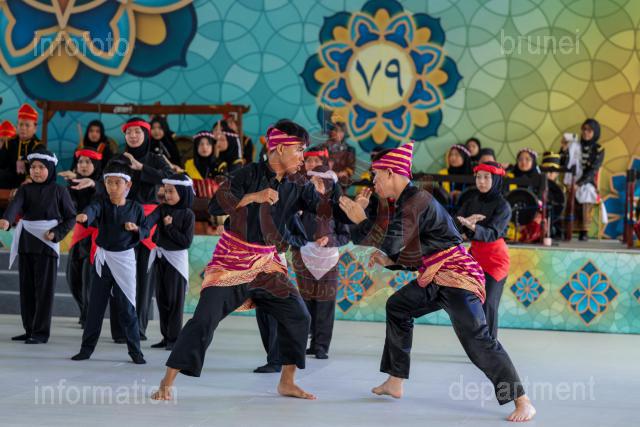 AZMI-040925-00037