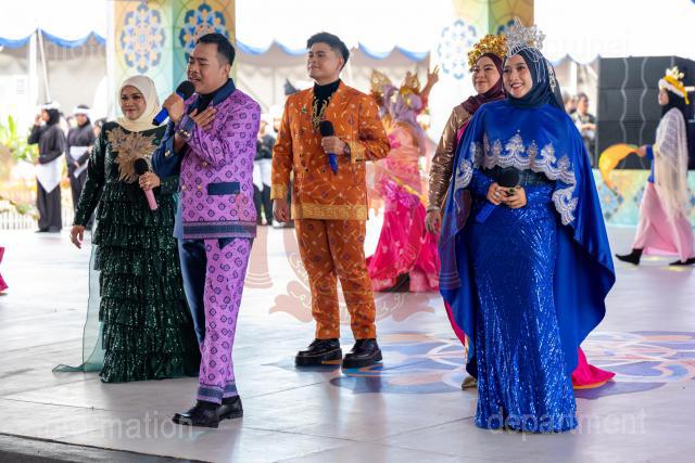 AZMI-040925-00043