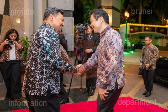 AZMI-031125-00032