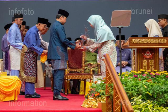070326-AZMI-00028