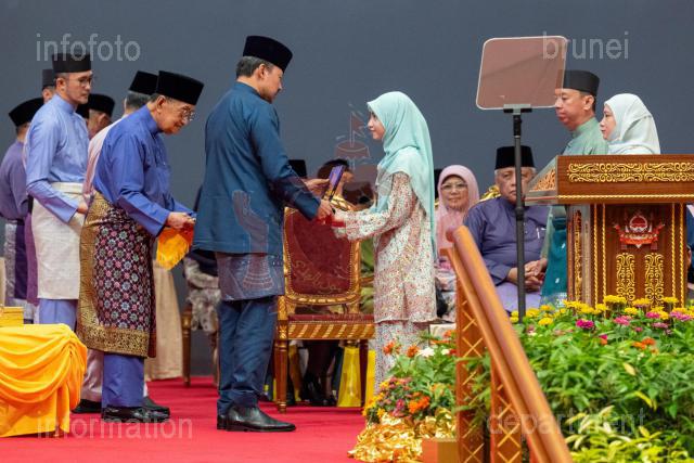 070326-AZMI-00031