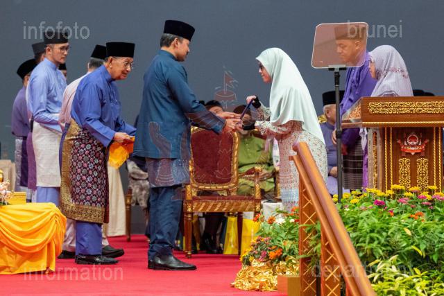 070326-AZMI-00035