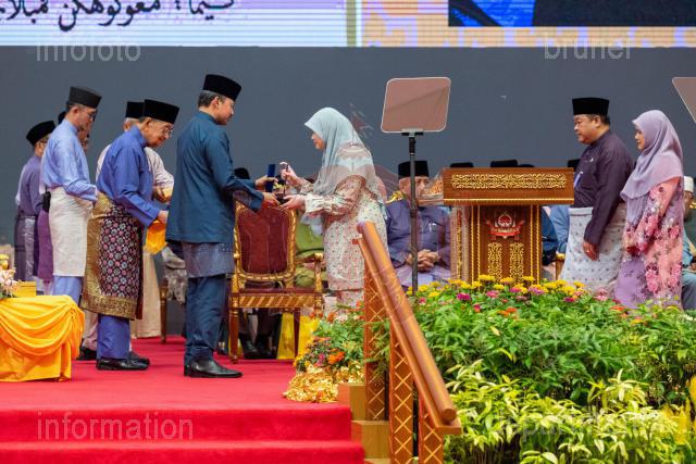 070326-AZMI-00036
