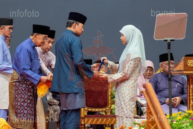 070326-AZMI-00040