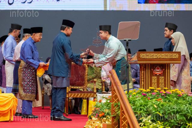070326-AZMI-00042