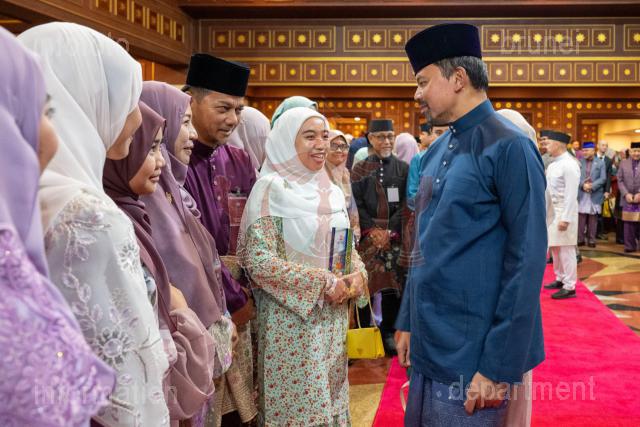 070326-AZMI-00049