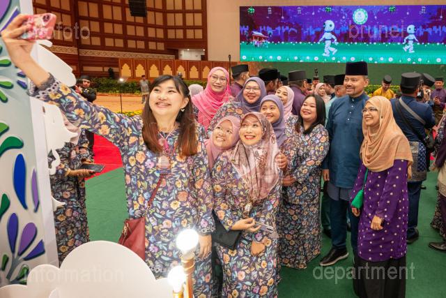 040426-AZMI-00041