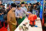 040426-AZMI-00054