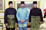 KDYMM BERKENAN MENGURNIAKAN SURAT WATIKAH PERLANTIKAN KEPADA DUA ORANG