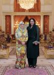 071213 KDYMM PSB RAJA ISTERI BERKENAN MENERIMA MENGADAP MRS. ASMA  IJAZ AWAN ISTERI PESURUHJAYA TINGGI REPUBLIK ISLAM PAKISTAN