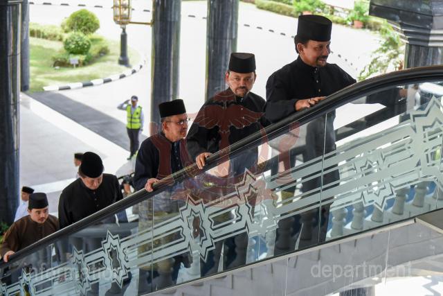 AZMI_ (1)