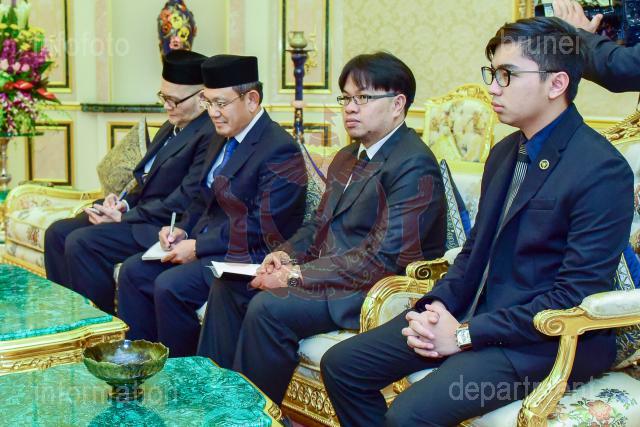 AZMI-MENGADAP-8
