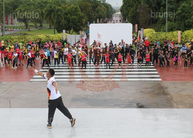 AHA_BATON_08
