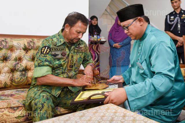 AZMI-40