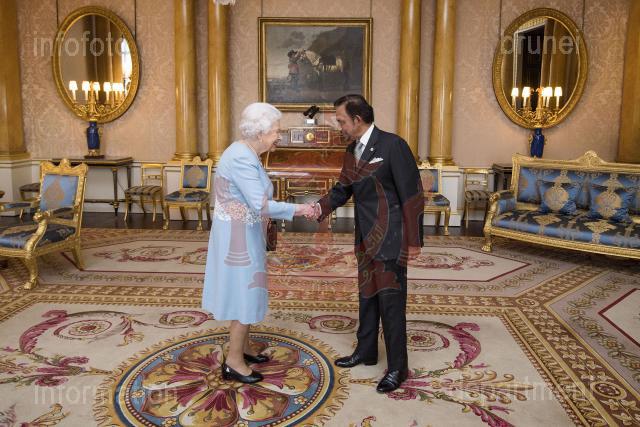 IHSAN BUCKINGHAM PALACE_01